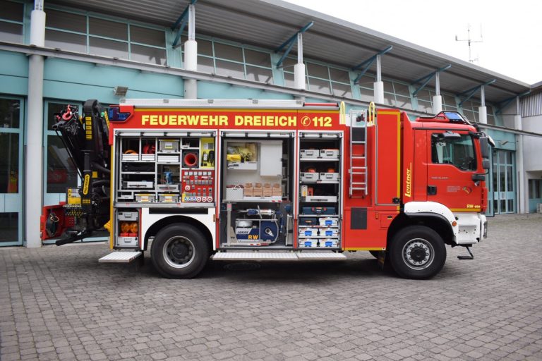 R Stwagen Mit Kran Rw Kran Freiwillige Feuerwehr Dreieich Sprendlingen