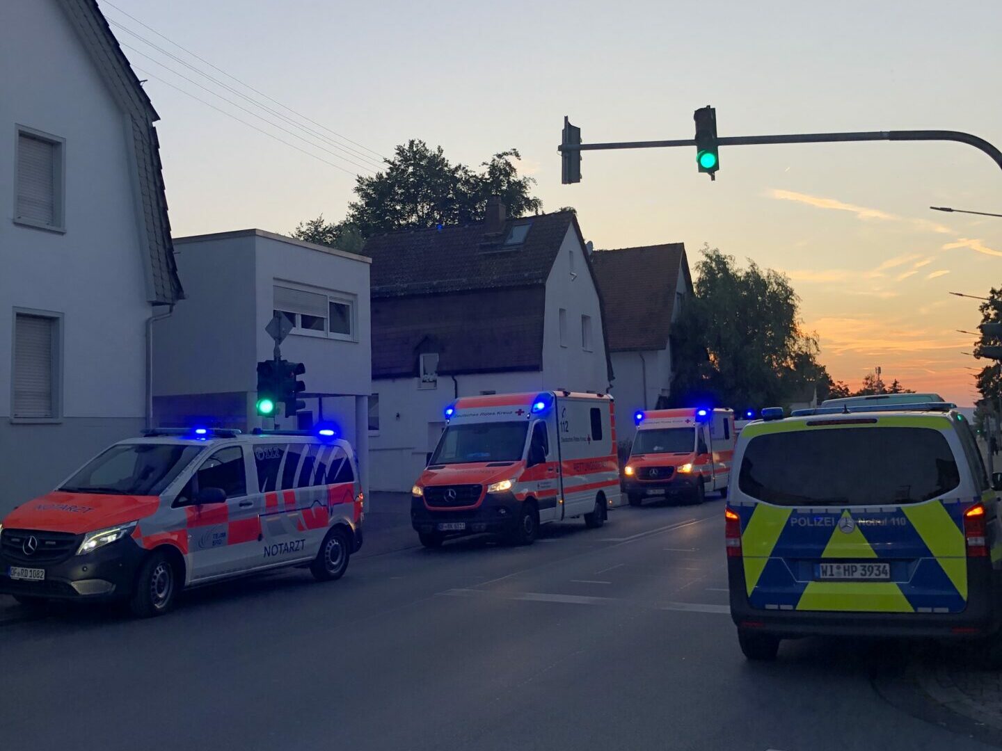 Die Fahrzeuge des Rettungsdienstes und DRK Ortsverbandes Dreieich